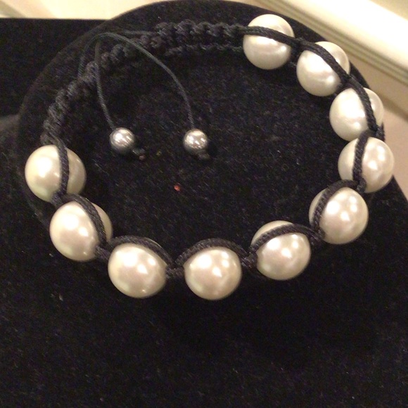 🛍2 for $40 NWOT white large pearl shamballa bracelet - Picture 2 of 3